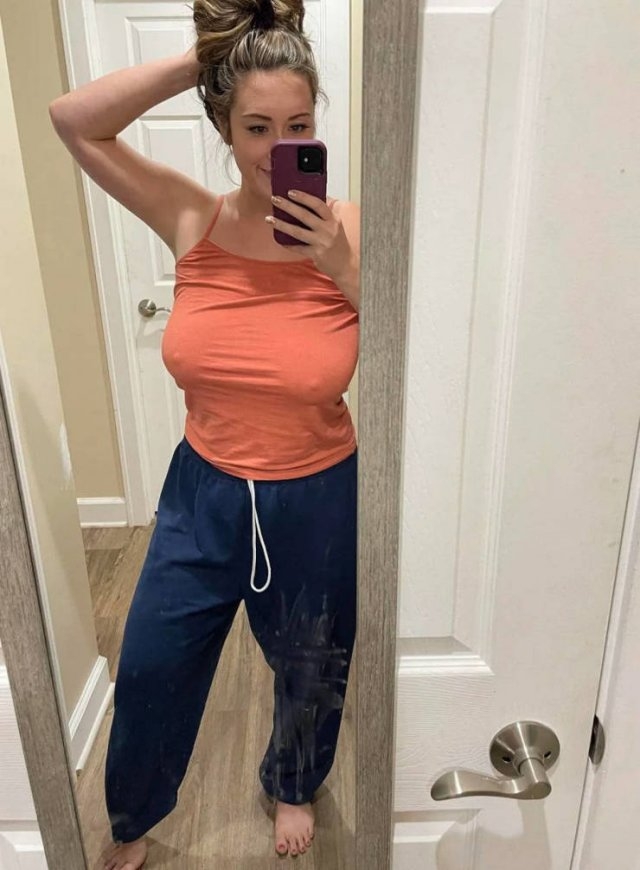 braless129_076
