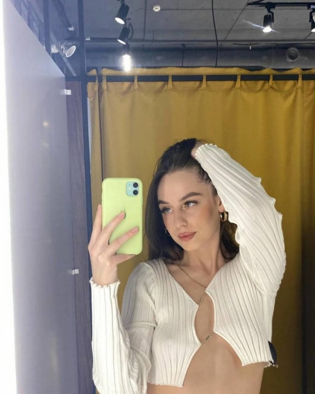 braless129_077