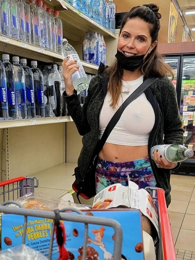 braless129_079