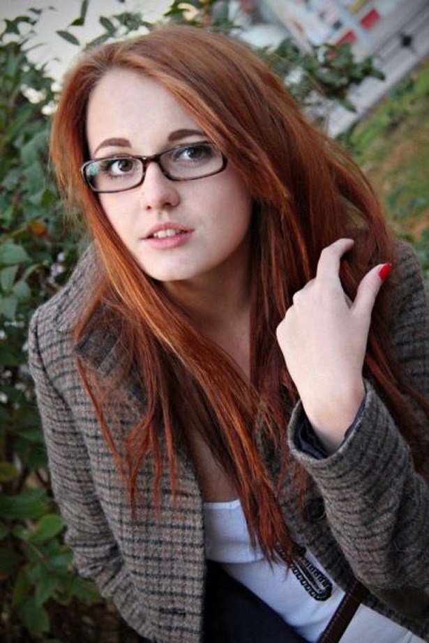 girlswithglasses47_009