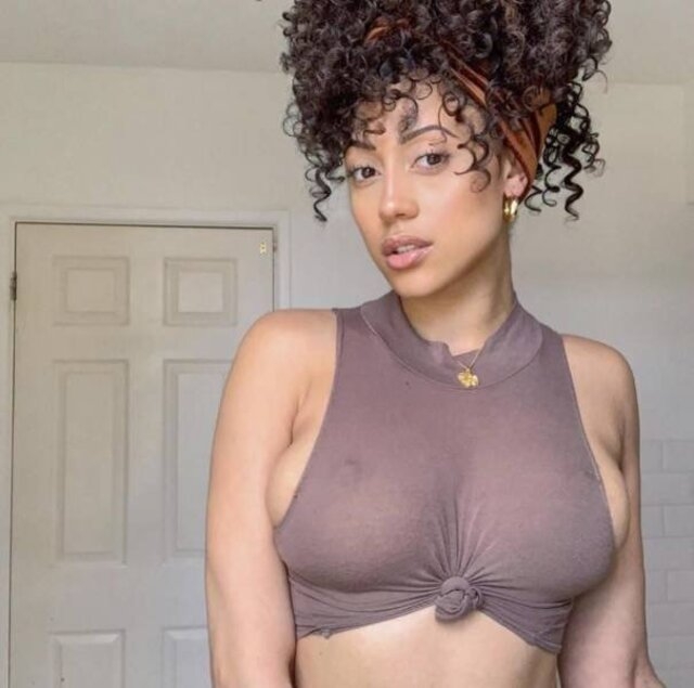 braless130_050