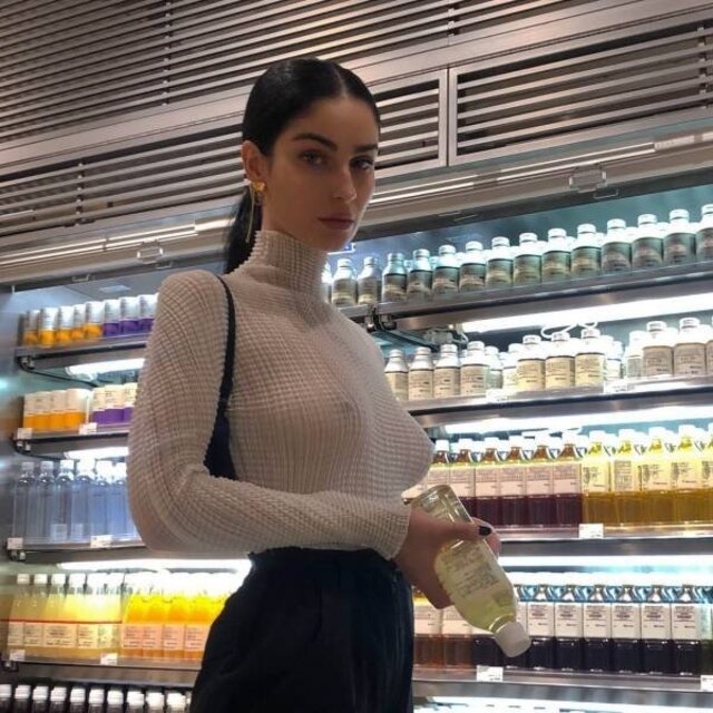 braless130_051