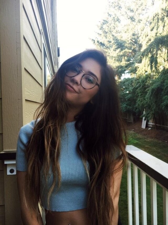 girlswithglasses48_059