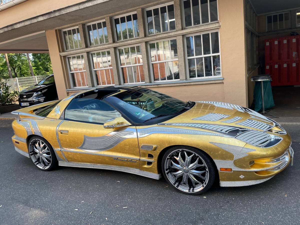 strangecars113_002