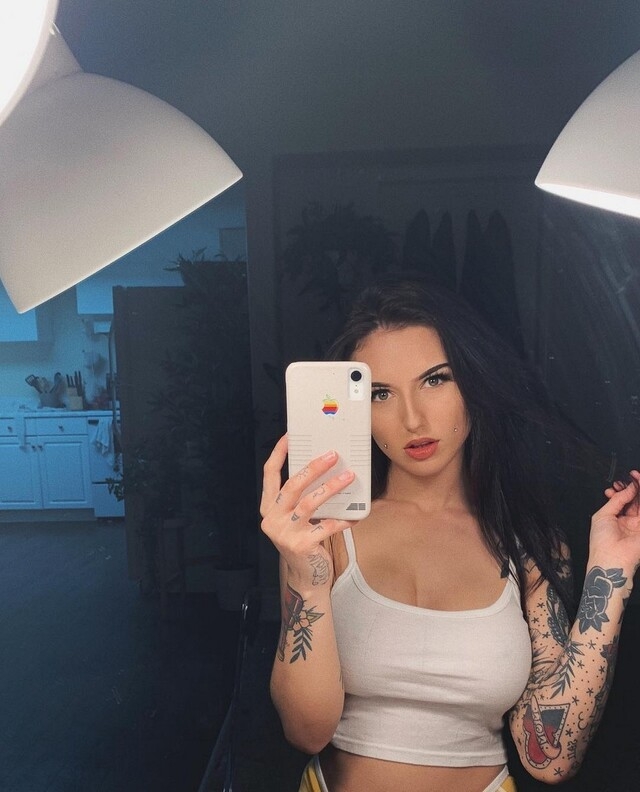 braless133_047