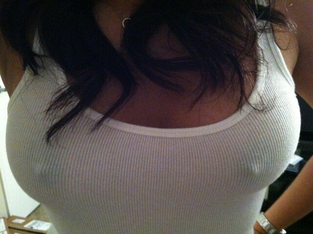braless133_061