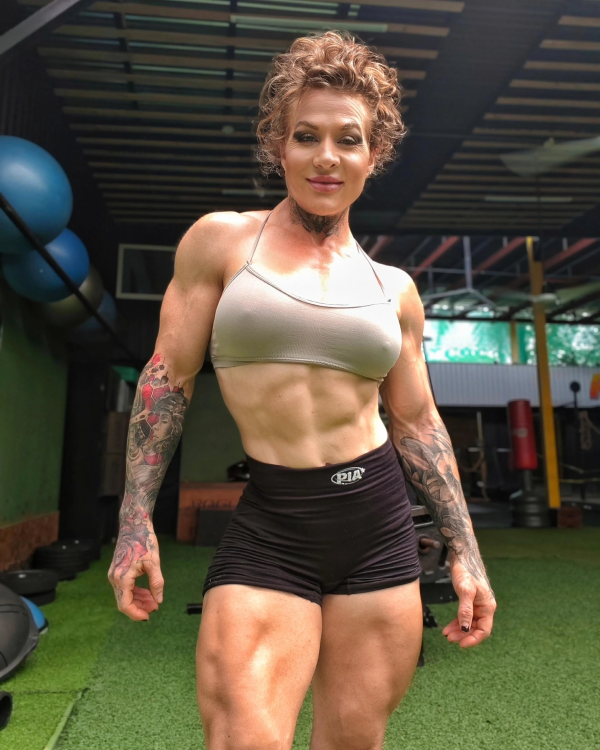 fitnessgirls32_020