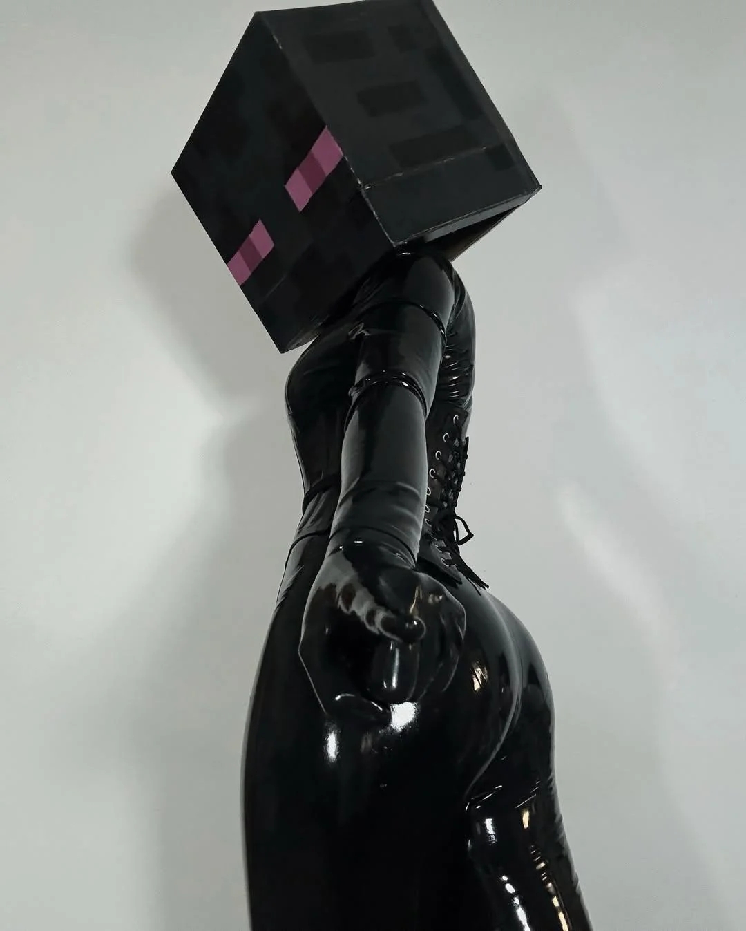 girlsinlatexleather38_004