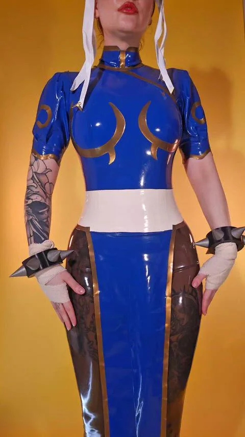 girlsinlatexleather38_024