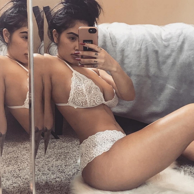 girlslingerie168_048