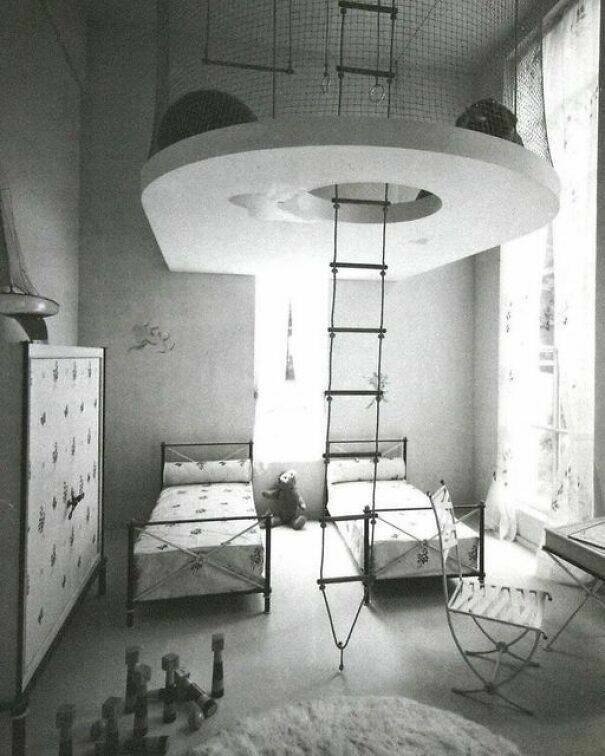 strangebedrooms_024