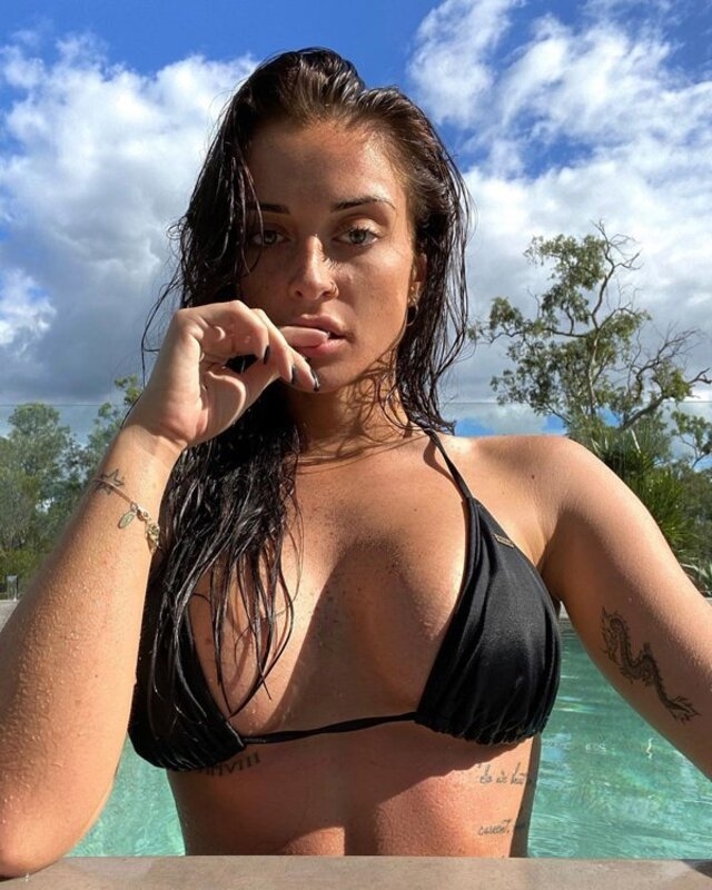 busty251_038 busty251_038
