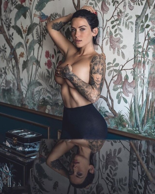 tattoogirls28_008