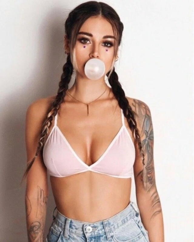 tattoogirls28_050 tattoogirls28_050