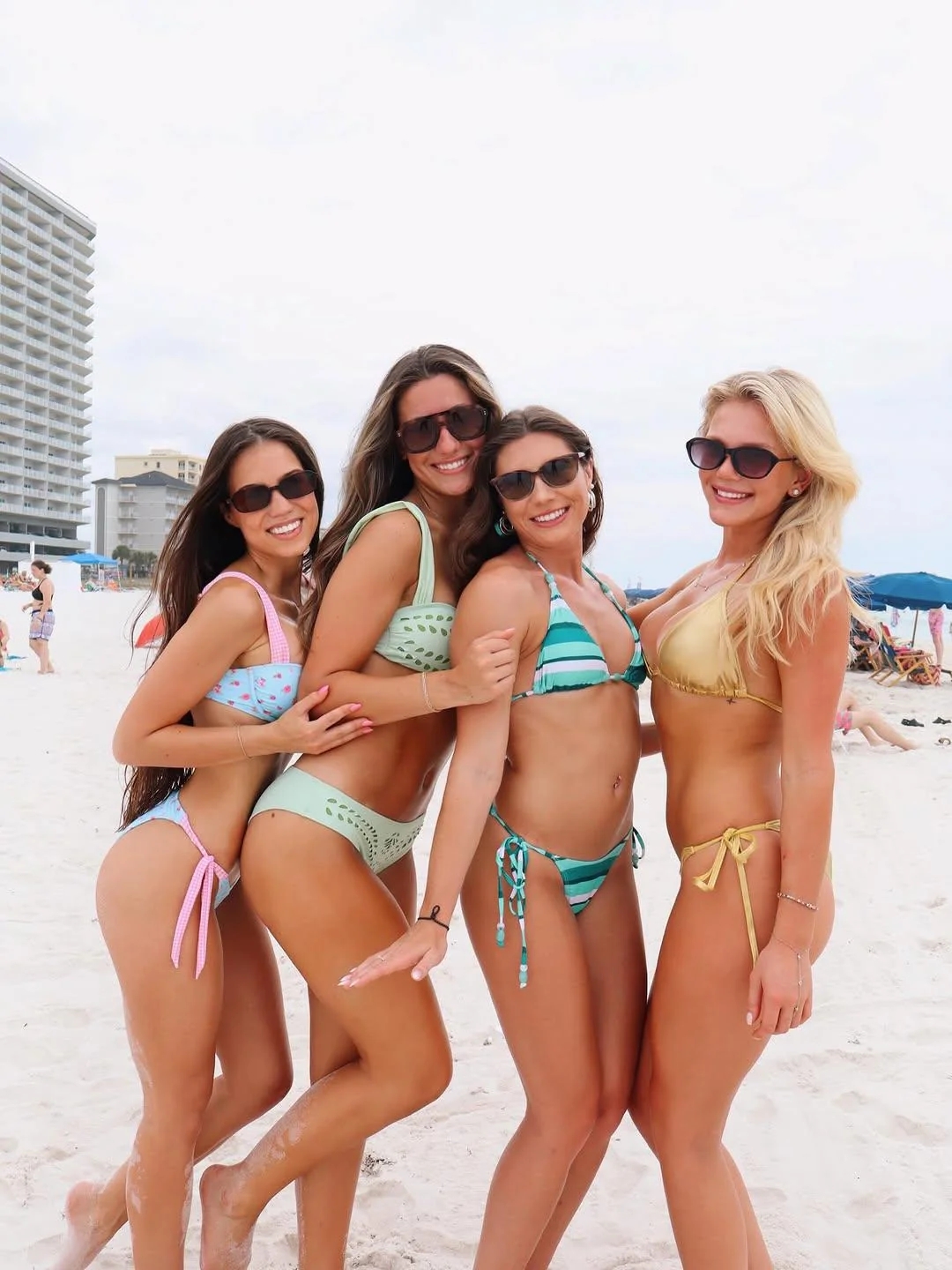 bikinigirls137_060