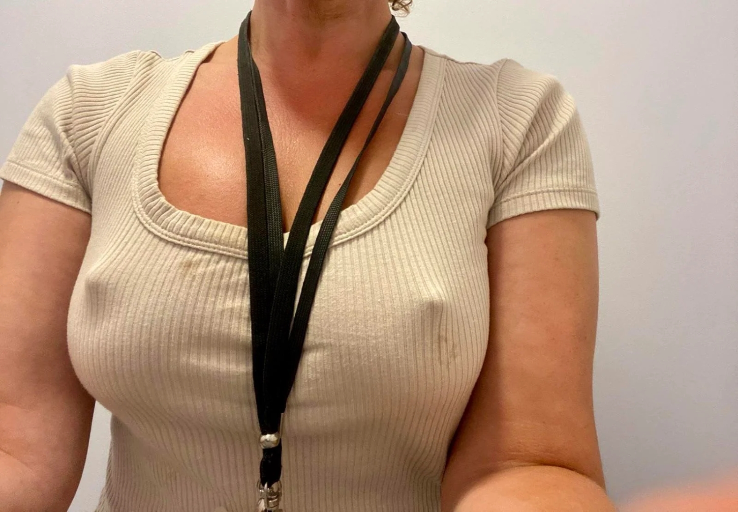 braless139_026