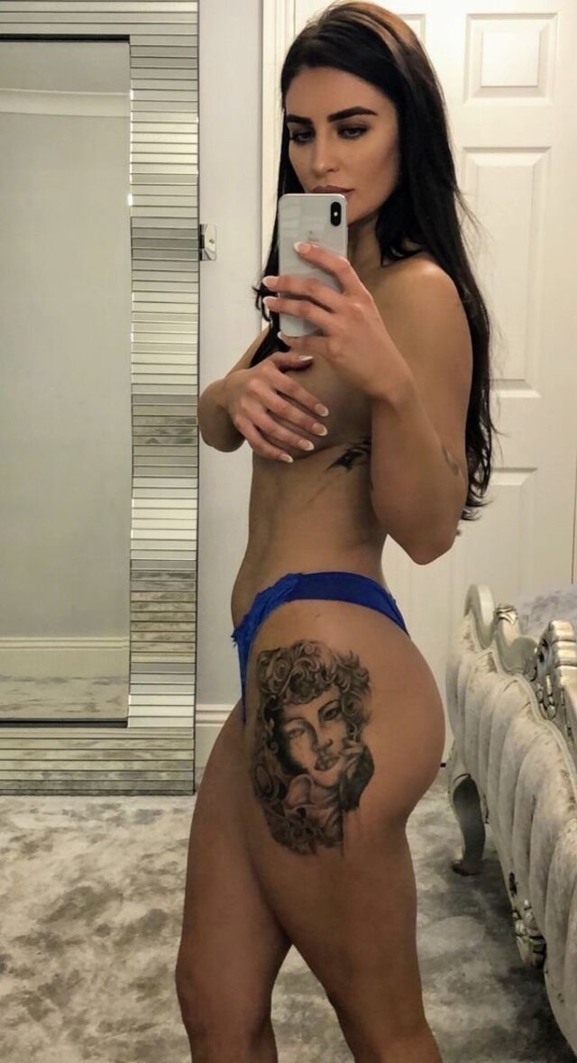 braless139_078