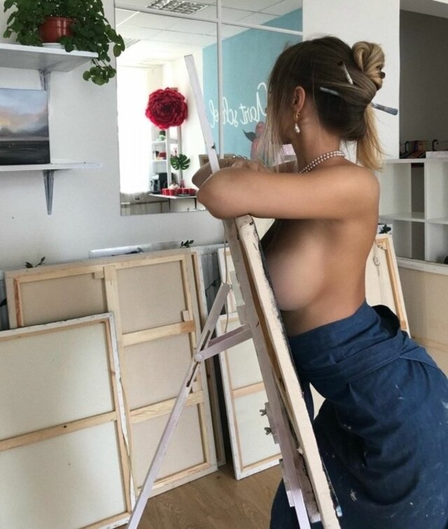braless140_044 braless140_044
