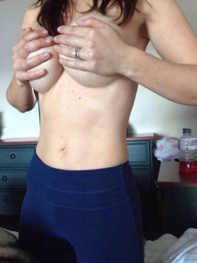 braless141_065