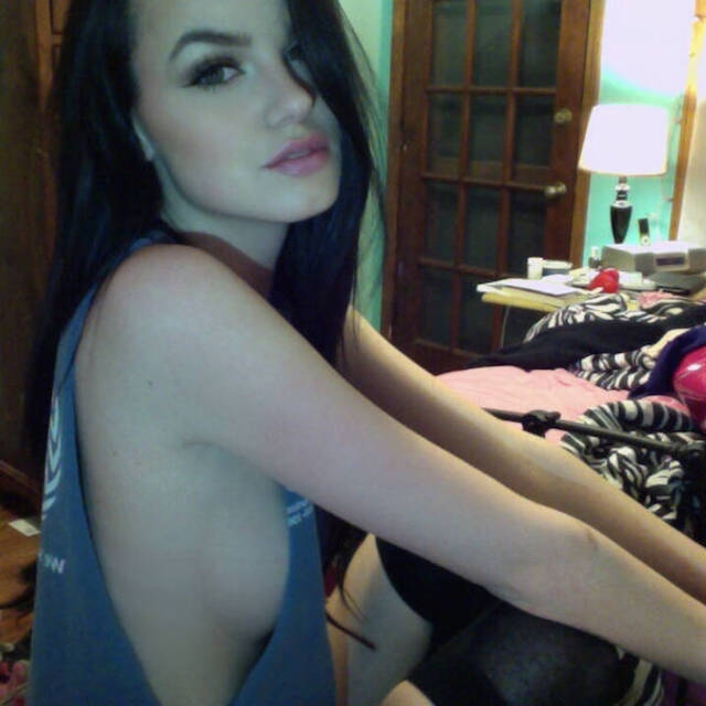 braless141_077