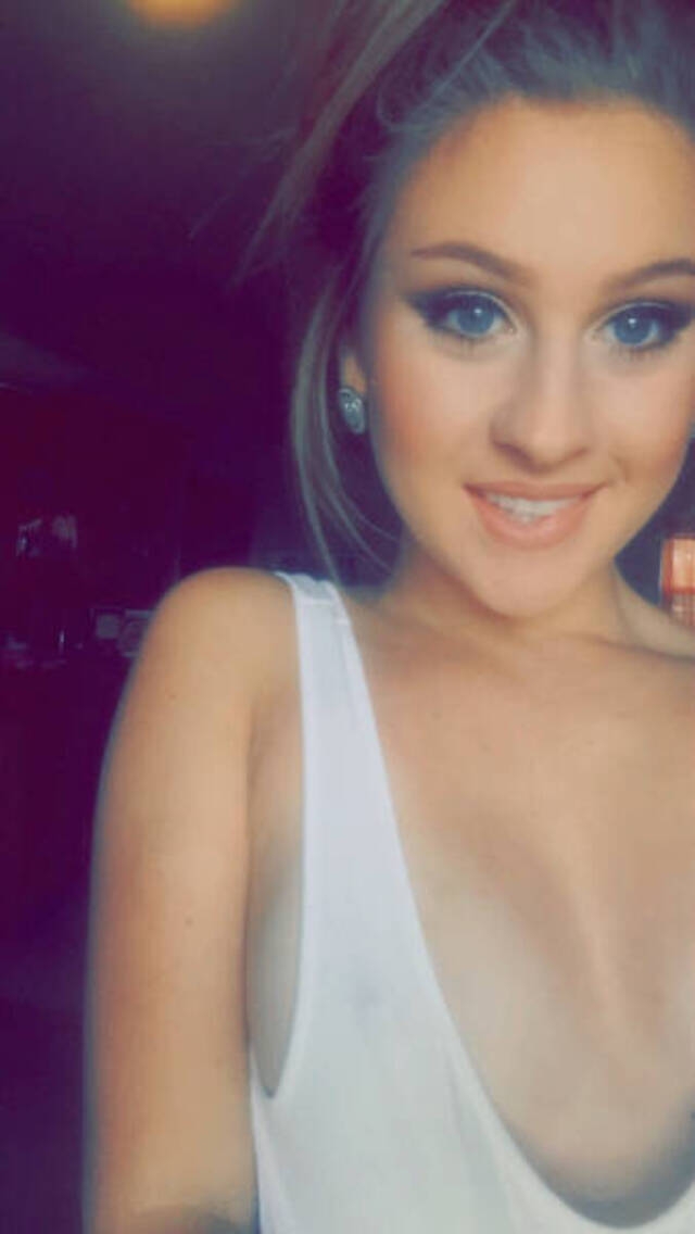 braless141_078