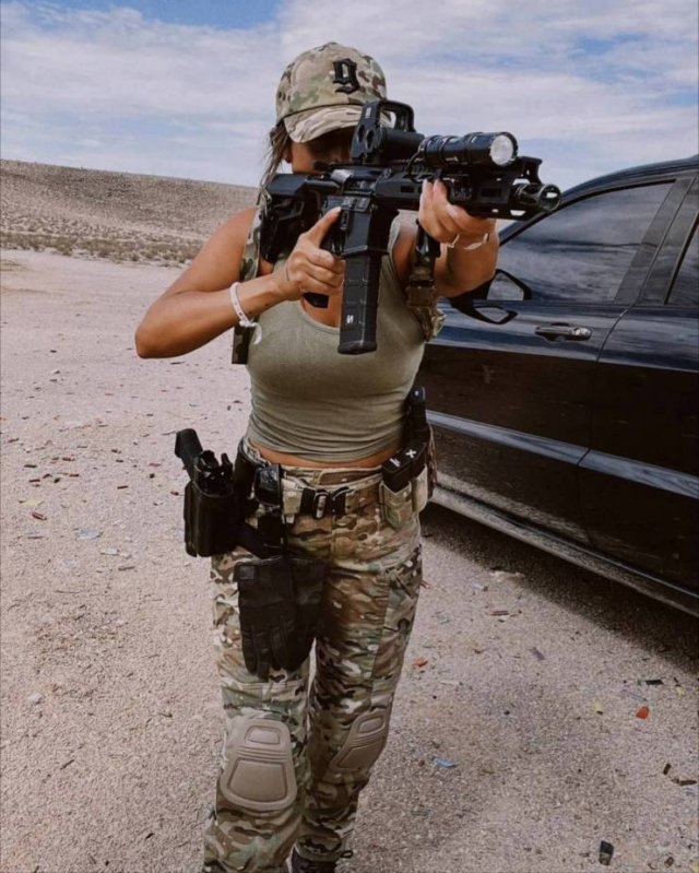 girlsandguns4_029