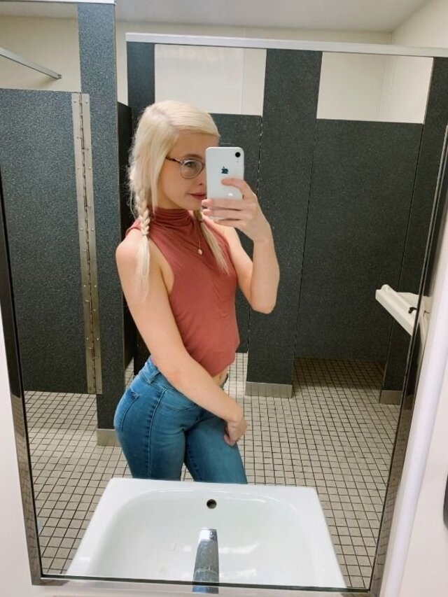 girlswithglasses49_014