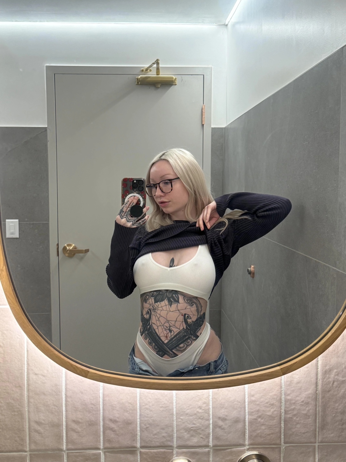 girlswithglasses49_023