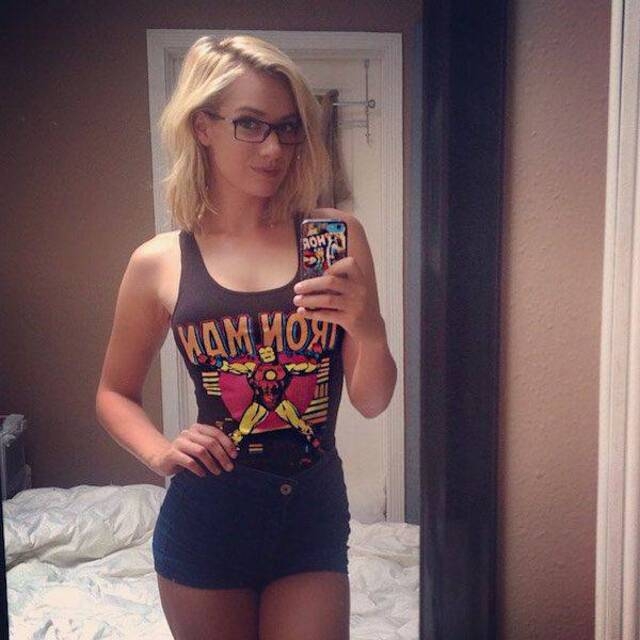 girlswithglasses49_066