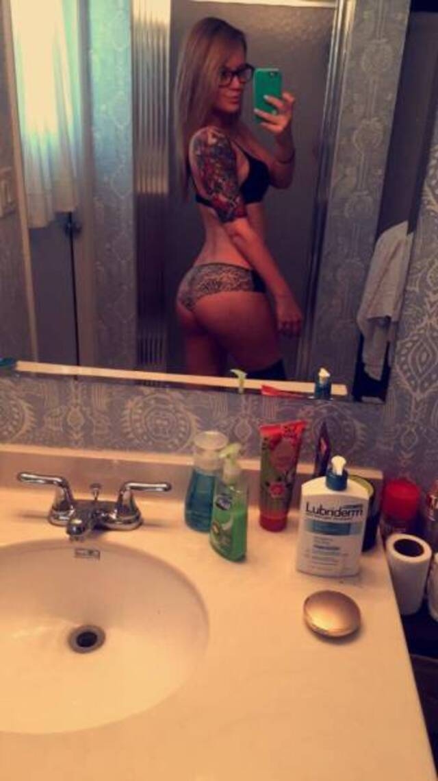girlswithglasses49_076 girlswithglasses49_076