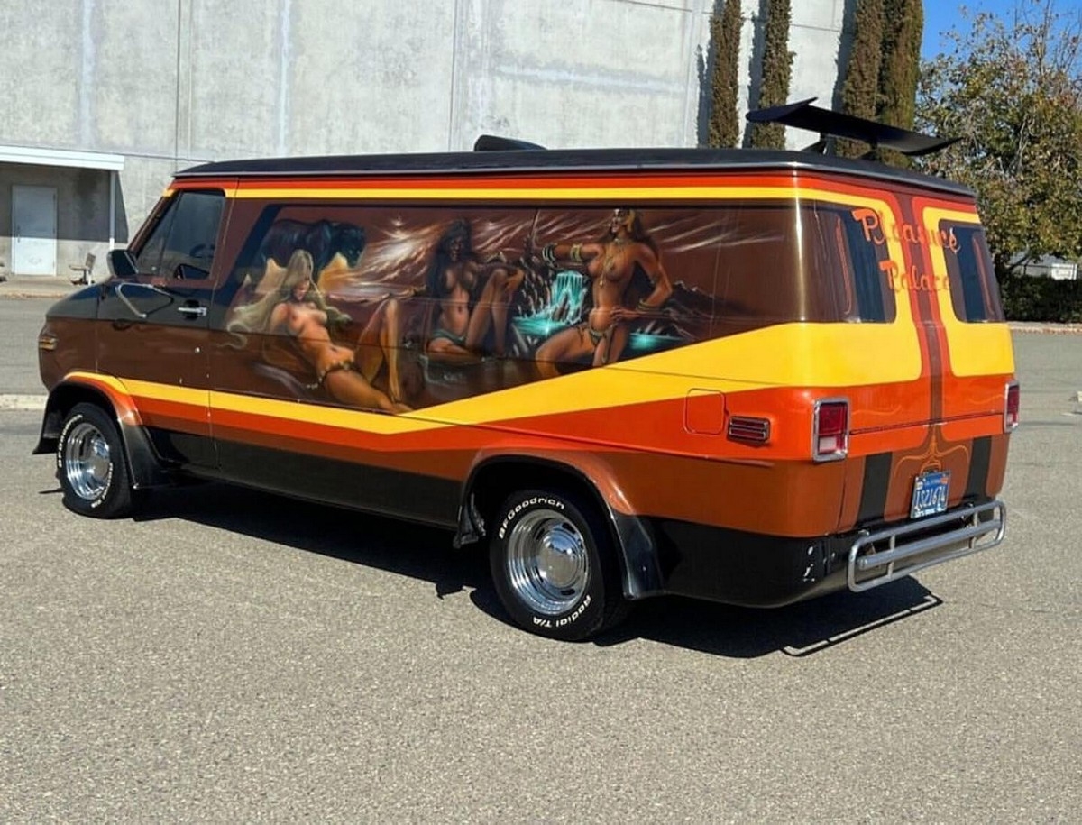 strangecars119_104