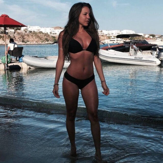 bikinigirls141_051