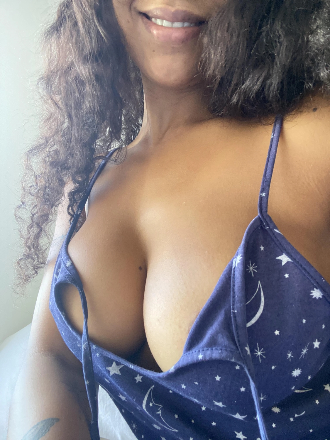 braless142_025