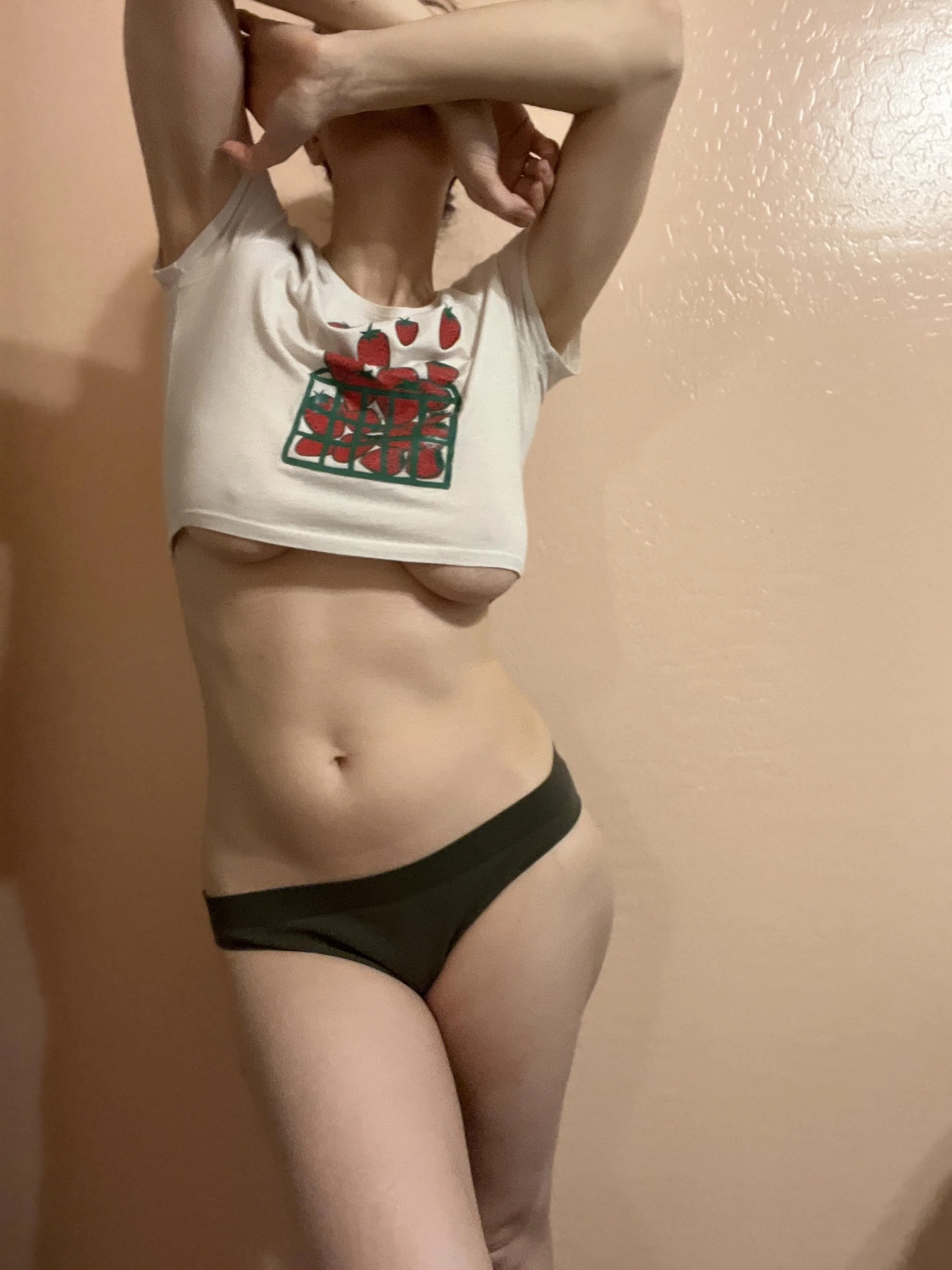 braless142_036