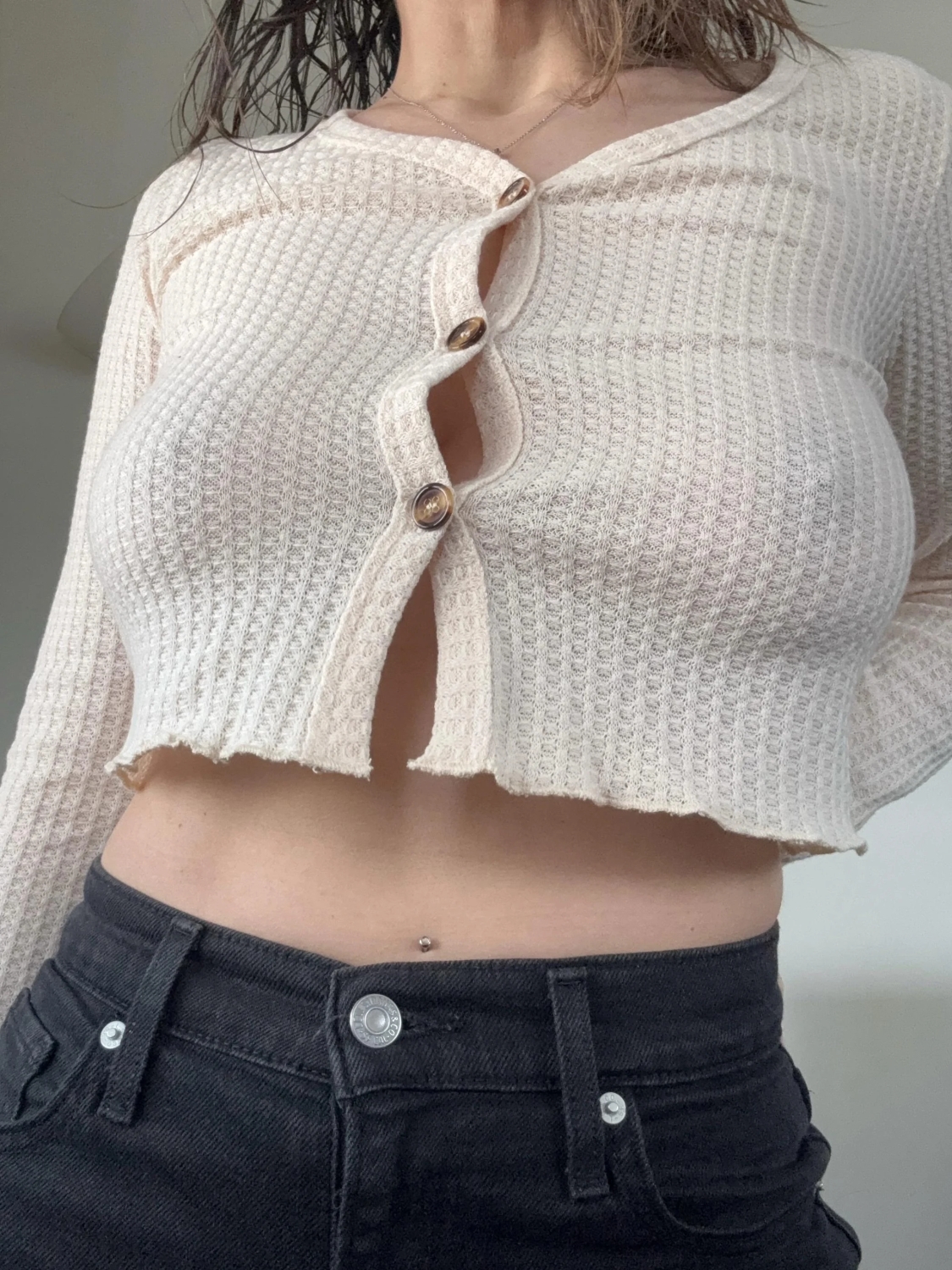 braless142_037