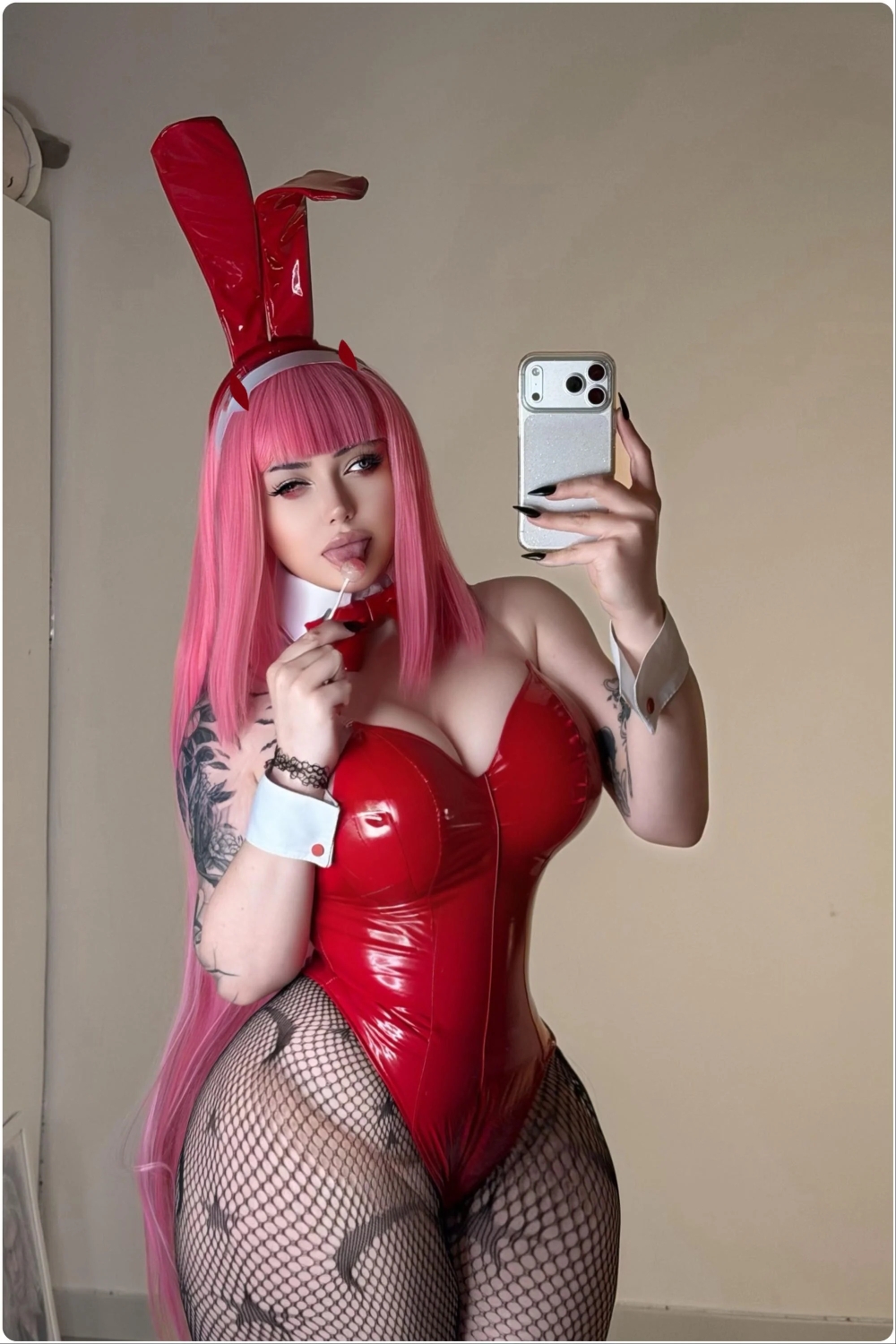 girlsinlatexleather40_012
