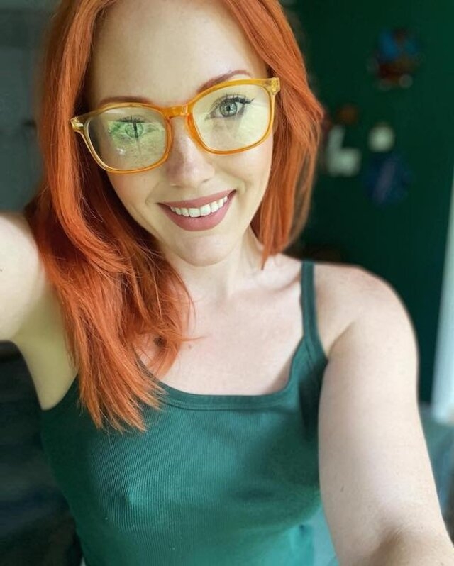 girlswithglasses50_040