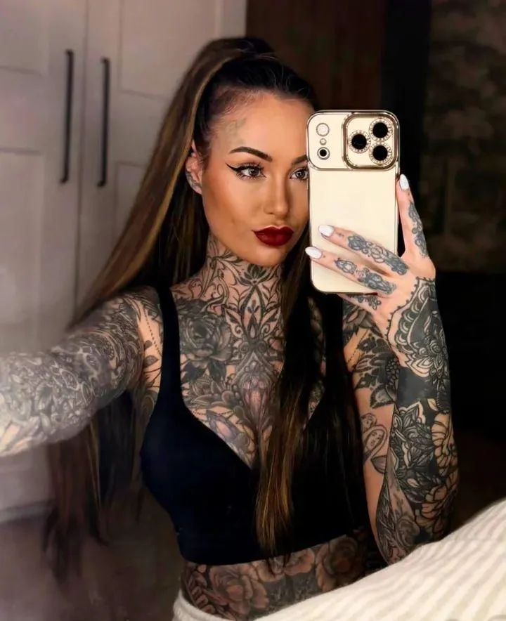 tattoogirls30_023