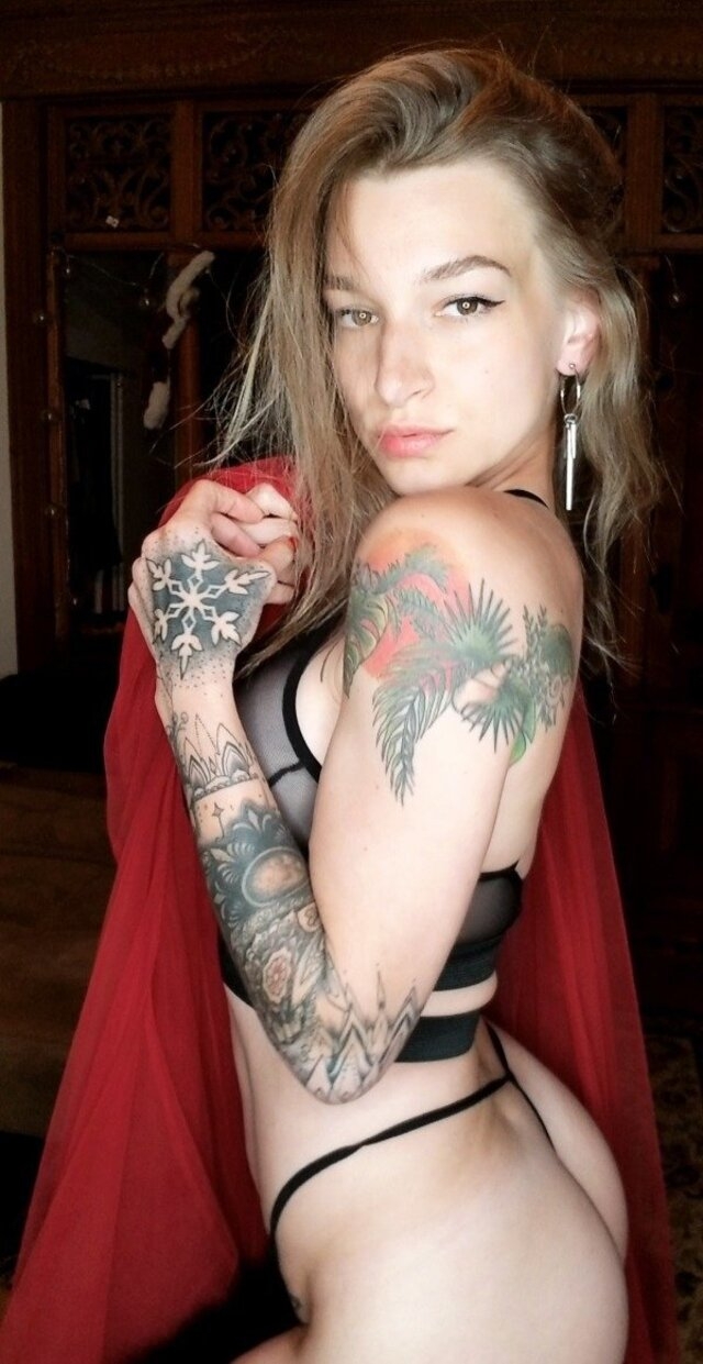 tattoogirls31_011