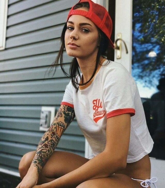tattoogirls31_019