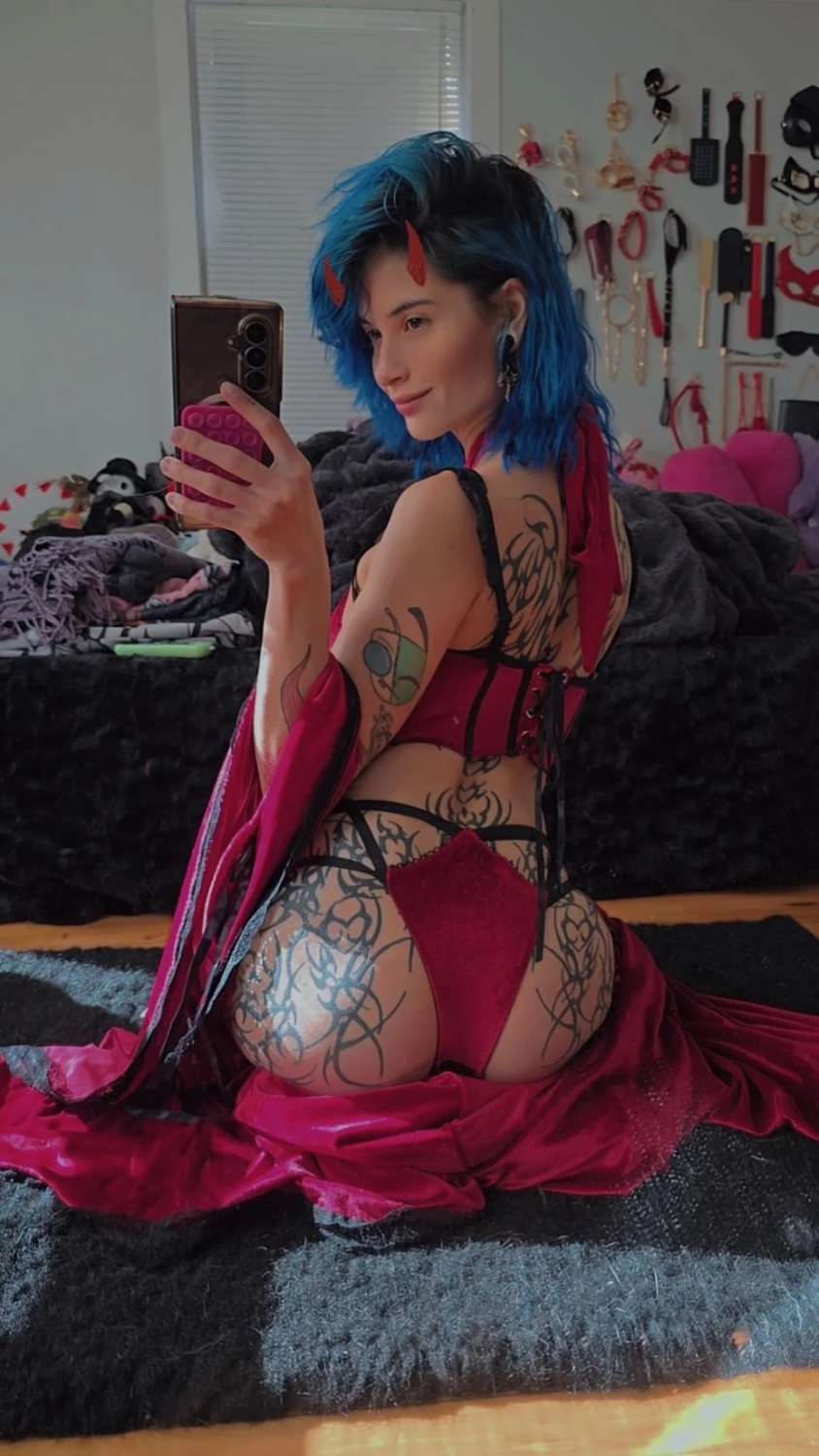 tattoogirls31_037