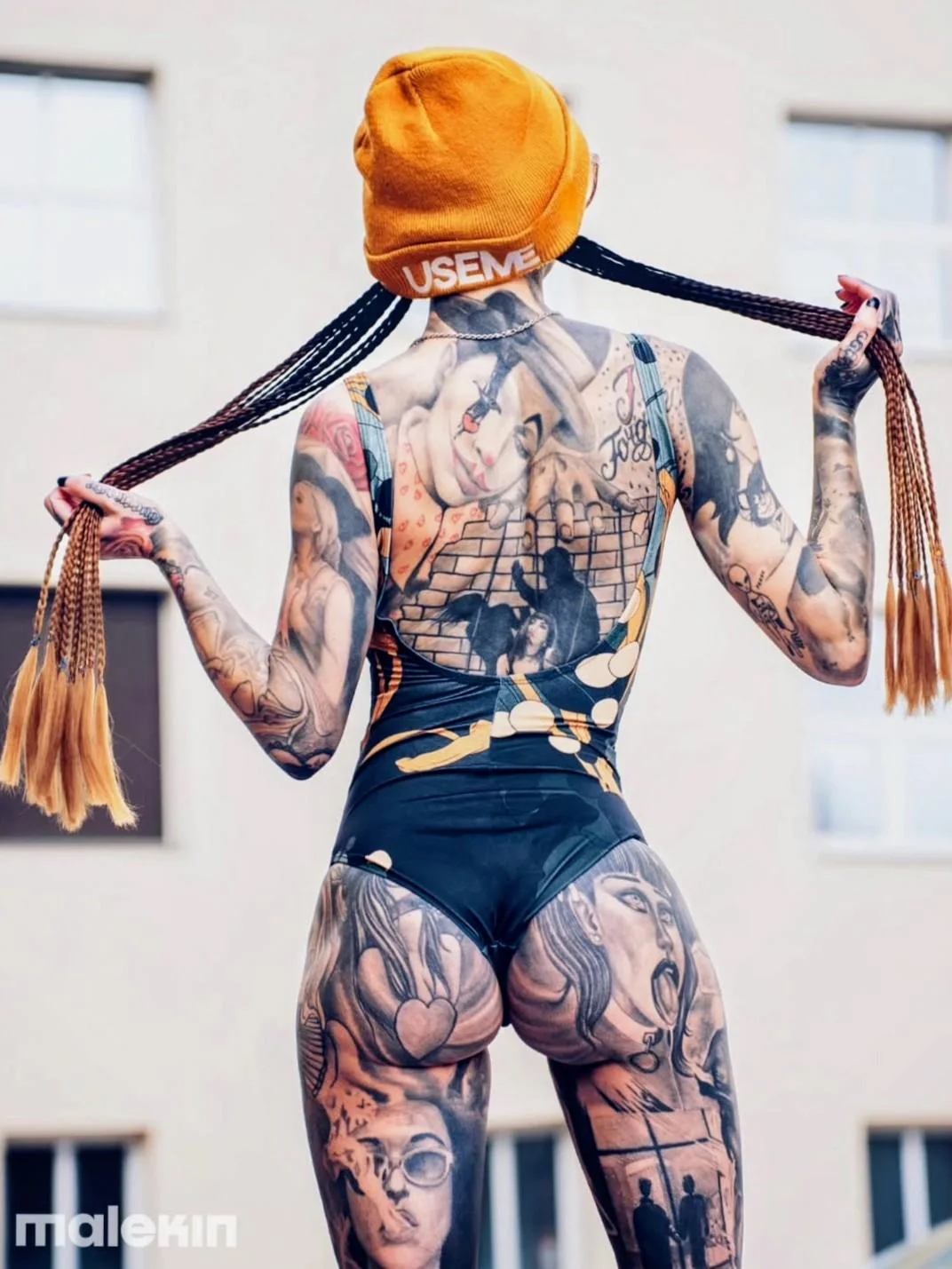 tattoogirls31_102