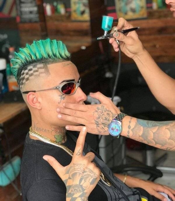 weirdhair132_004