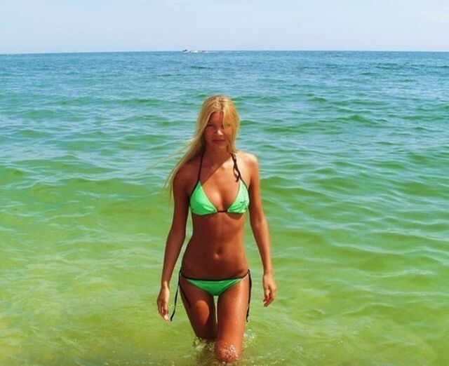 bikinigirls145_052