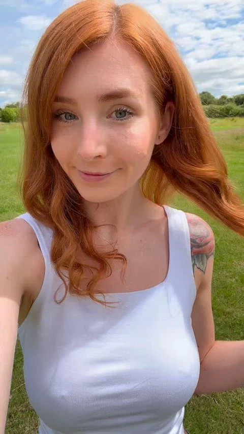 braless143_025