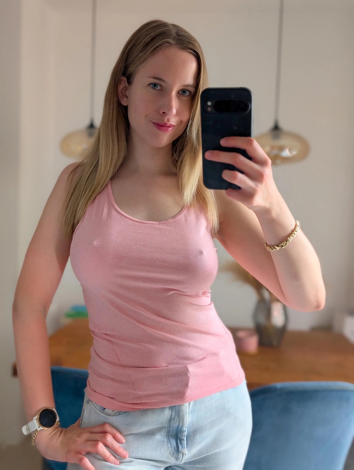braless143_048