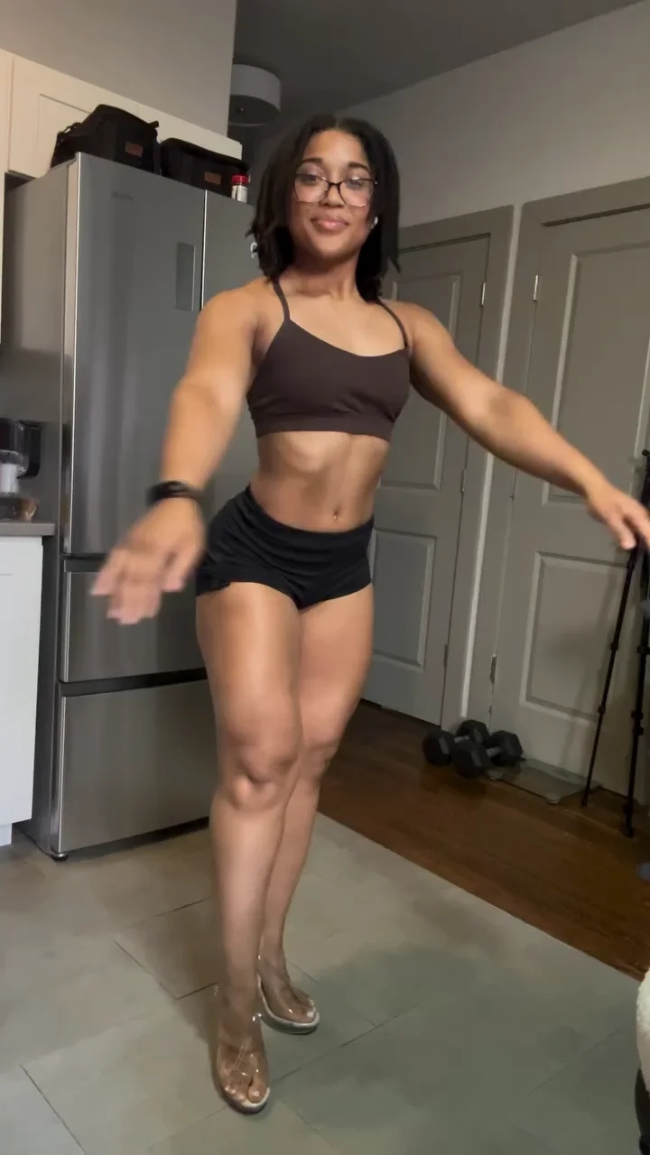 fitnessgirls33_045