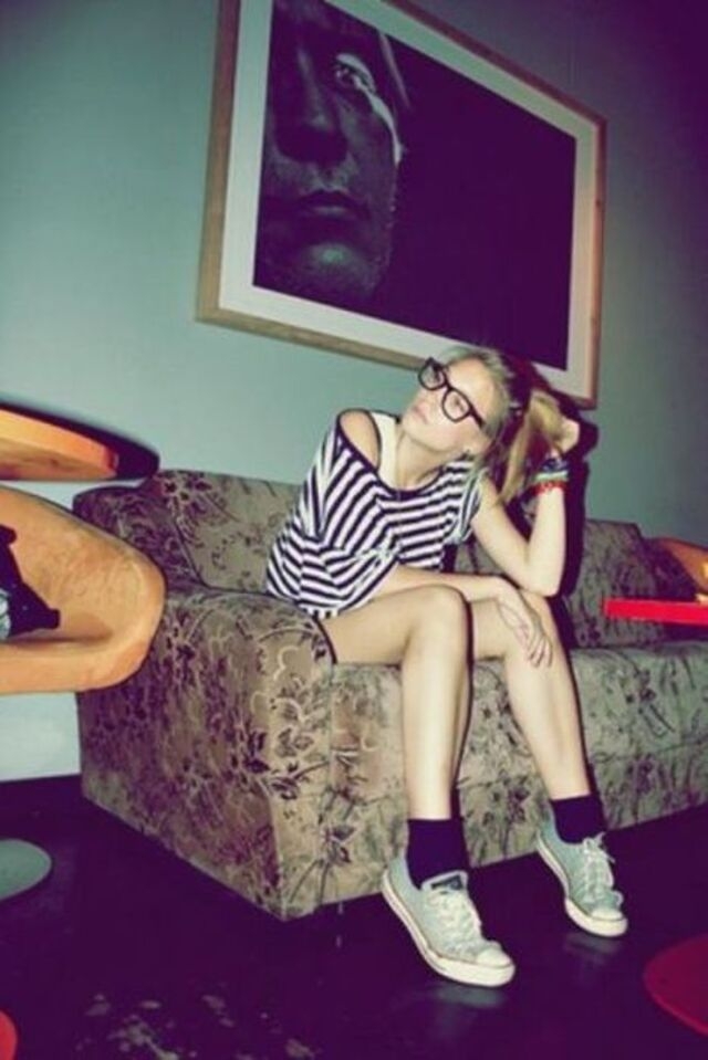 girlswithglasses51_039