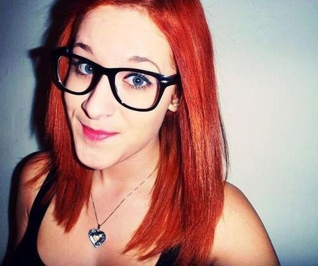 girlswithglasses51_043