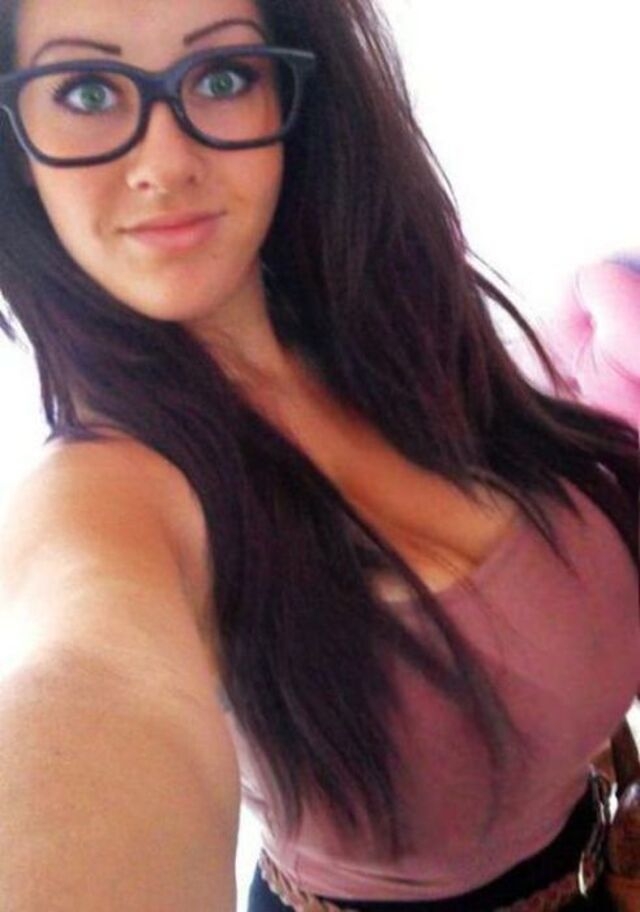 girlswithglasses51_046
